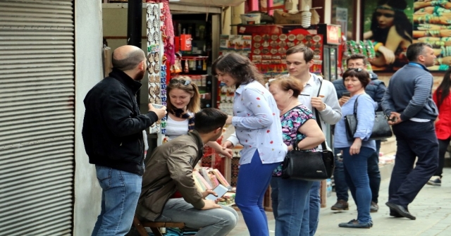 Kaleiçinde Turist Var Alışveriş Yok