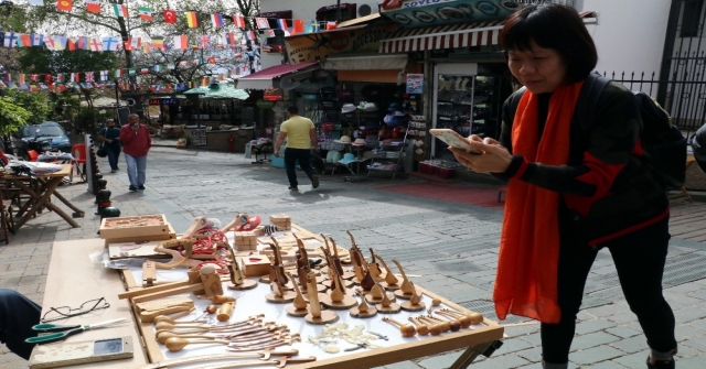 Kaleiçinde Turist Var Alışveriş Yok