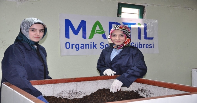 Bileziklerini Satıp, Organik Solucan Gübresi Üretimine Başladılar